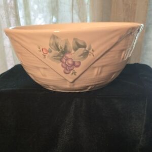 Vintage Pfaltzgraff Grapevine Basket Weave serving‎ bowl